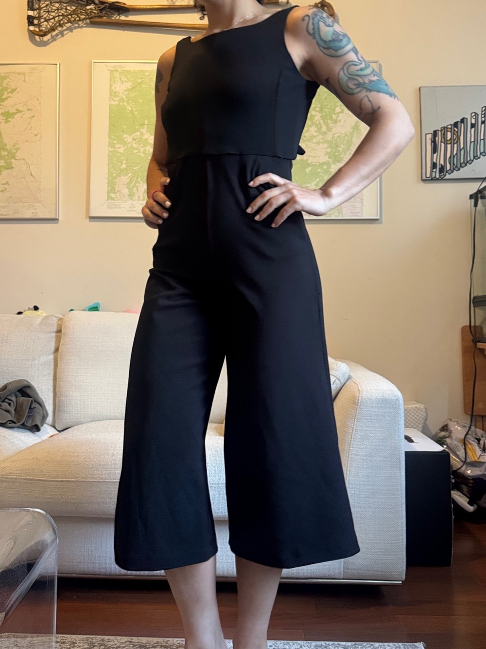 Women’s Black Sleeveless Cropped Jumpsuit Size M